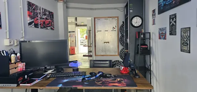 Büro und Annahme von AutoMTG
